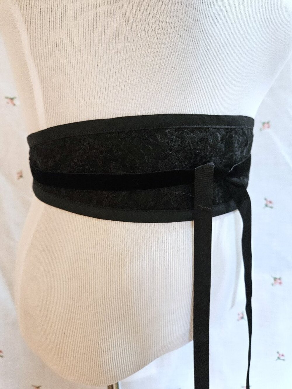 Boho Tie Belt Size M to L Black NWT